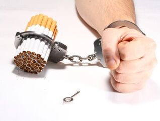 Il est assez difficile d’arrêter de fumer en raison de sa puissante addiction. 